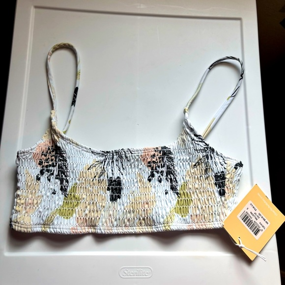 New Charlie Holiday Mallocra Gigi Top | S - Picture 6 of 8